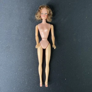 Barbie vintage anni 60 12” fashion doll capelli castani nudi occhio laterale - Foto 1 di 13
