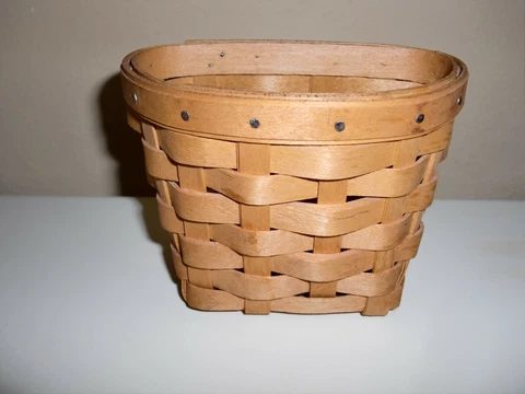 VTG~LONGABERGER 1998~HANDWOVEN USA~WALL HANGING KEY BASKET 4.75"L x 3"W x 3.5"T Cover
