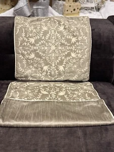 Pier One Throw Pillow Set 2 Gray Beige Paisley 18x18 Square Covers - Picture 1 of 7