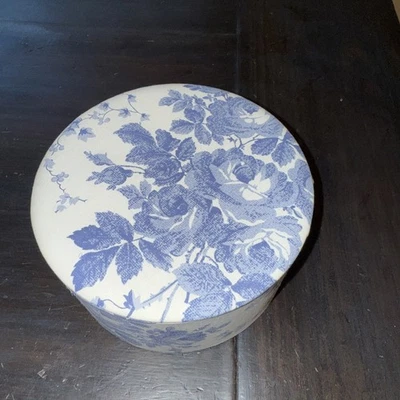 vintage Laura Ashley candle st/ 3” jar candles/ set of 4 in gift box NIB - Image 1 of 4