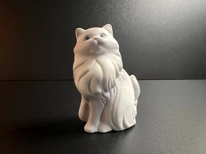 1984 Vintage Avon Cat/Kitten Figurine Grey And White Persian Sitting Cat - Picture 1 of 9