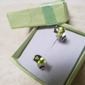 Arizona Peridot 1.5 Carat, Sterling Silver Studs - New and Hygiene Sealed - Picture 1 of 7