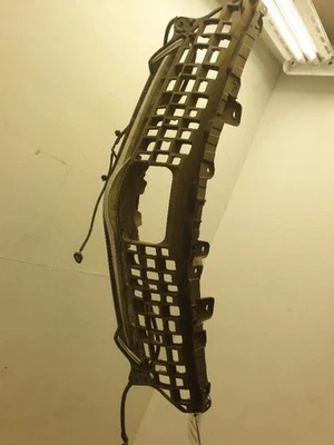 MONTAJE REJILLA SUPERIOR TOYOTA PRIUS V 12-14  Foto 1 de 4