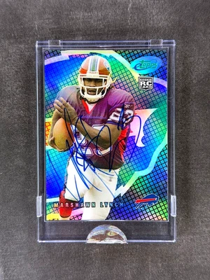 2007 eTopps #9 Marshawn Lynch Rookie /999 Autograph Refractor, Topps Sealed - Image 1 of 2