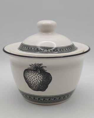 🔥 Pfaltzgraff FARMERS MARKET Sugar Bowl & Lid Strawberries Pat Farrell Design - Image 1 of 4