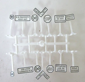 Lionel 6-62180 O and O-27 Road Signs (Set of 14) - Picture 1 of 1