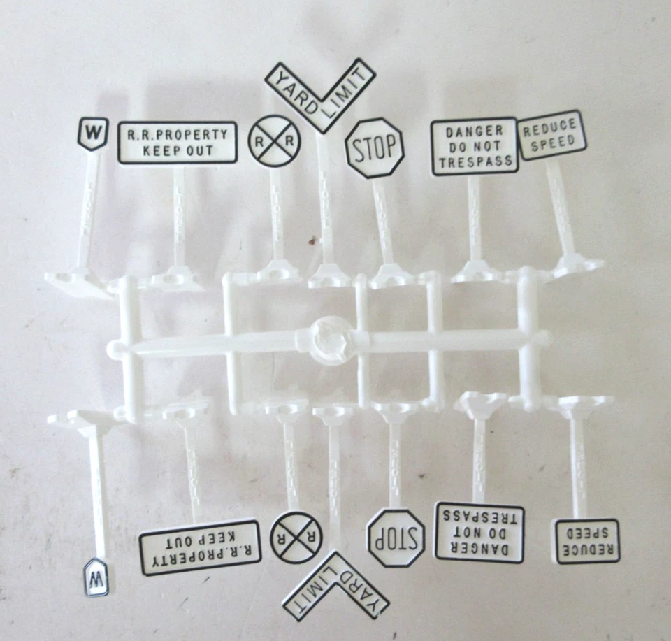 Lionel 6-62180 O and O-27 Road Signs (Set of 14) - Image 1 of 1