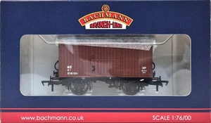 Bachmann 38-375 LNER 12 Tonnen belüfteter Lieferwagen mit beplankten Enden in NE-Oxid-Lackierung - Bild 1 von 2