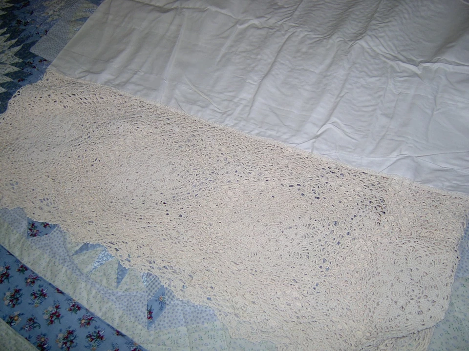 🌿 Falda de cama Queen Crudo Vintage Cottagecore con encaje de ganchillo hecho a mano Foto 1 de 1