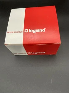 Pass Legrand TP26-W Wall Plate Decorator Outlet Cover White pack of 20 - Picture 1 of 3
