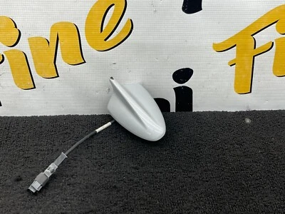 ANTENA DE ALETA DE TIBURÓN MONTADA EN TECHO MAZDA MX-5 MIATA 16-19 OEM Foto 1 de 4