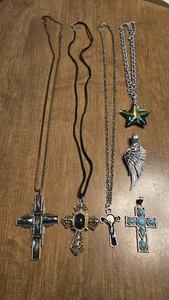 LOTE MIXTO DE 6 COLLARES COLGANTES, Joyería Fasion ALGUNAS Cruces, Ala, Estrella - Imagen 1 de 19
