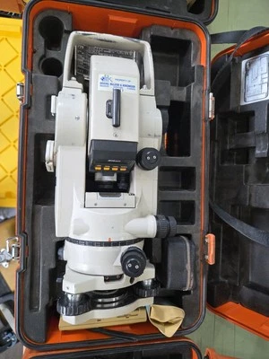 Medidor de distância digital teodolito Nikon NTD-4 360° com estojo - Imagem 1 de 4