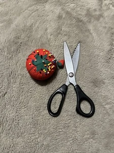 Used Vtg 3” Tomato Pin Cushion w/Strawberry Needle Cleaner, &Griffon Scissors - Picture 1 of 8