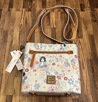 Bolso Bandolera Dooney & Bourke 2023 Disney Parks EPCOT Festival de Flores y Jardines Foto 1 de 4