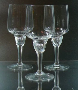 DE COLECCIÓN JUEGO DE 3 VASOS DE VIDRIO DE CARDO 1960 ALEMÁN VINO/AGUA - Imagen 1 de 4
