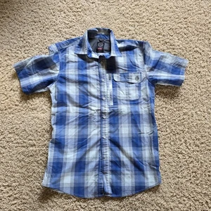 Camisa Wrangler ATG Para Hombres M Azul Blanco A Cuadros Abotonada Manga Corta Calce Regular - Imagen 1 de 10