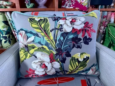 Magnolias & Cobra Leaf 1940 年代装饰艺术树皮时代复古织物枕套 — 第 1/4 张图片