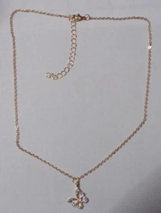 Nuevo Collar Tono Dorado y Estrás Transparente Mariposa En Tono Dorado 18" - Imagen 1 de 5
