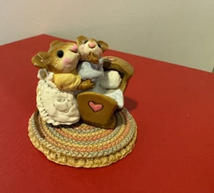 1982 Beddy-Bye Mousey Wee Forest Folk Miniature Figurine by Annette Petersen - Picture 1 of 9