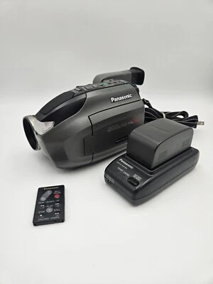 Panasonic PV-L750D VHS-C Camcorder Video Transfer VCR Palmcorder Bundle - Image 1 of 4