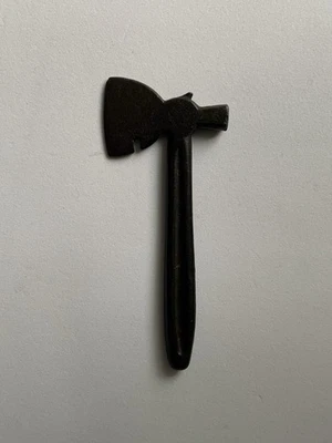 Antiguo HACHA DE HIERRO FUNDIDO / MARTILLO / ABREBOTELLAS / ABRIDOR DE CAJAS DE CIGARROS / JUGUETE - BONITO Foto 1 de 3