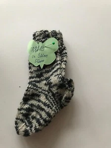Hand gestrickte warme Strümpfe in verschiedenen Farben und Mustern , Wollsocken - Bild 1 von 1