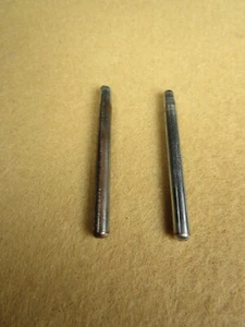 SINGER macchina da cucire filo metallico superiore e inferiore SPOOL PIN - Foto 1 di 2