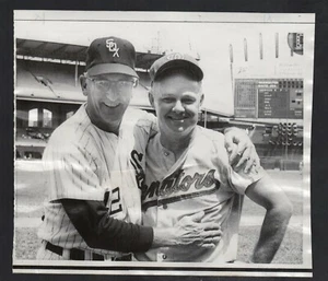 1968 Press Photo CHICAGO WHITE SOX AL LOPEZ MANAGER & NELLIE FOX SENATORS COACH - Picture 1 of 2