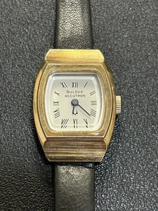 Bulova Accutron donna non funziona così com'è - Foto 1 di 8