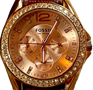 RELOJ MUJER FOSSIL RILEY TONO ORO ROSA Día/Fecha Gemado NUEVO CUERO MARRÓN BATT - Imagen 1 de 19
