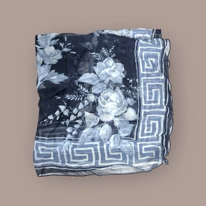 Foulard en soie femme Laura Ashley neuf avec étiquette ~ 34 x 36 ~ bleu marine blanc ~ clé grecque florale - Photo 1/5