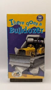 There Goes a Bulldozer VHS 1994 New Sealed Childrens CLASSIC - Imagen 1 de 2