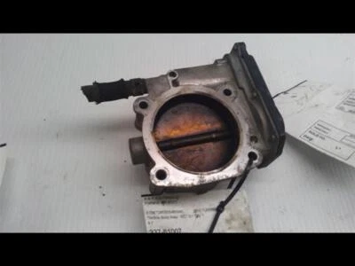 Used Fuel Injection Throttle Body fits: 2005 Toyota Tundra 8 cylinder 2UZFE engi Foto 1 de 4