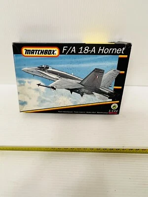 MATCHBOX F/A 18A  HORNET 1:144 VINTAGE KIT DI MONTAGGIO NEW!! - Immagine 1 di 2