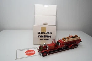 B16 1:43 MATCHBOX YESTERYEAR YYM35193 COCA-COLA HOLIDAY FIRE ENGINE MIB - Imagen 1 de 19