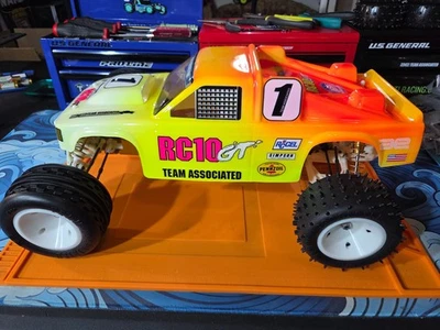 Brand New Team Associated RC10GT Gold Ed. Nitro truck assembled roller chassis - Image 1 of 4