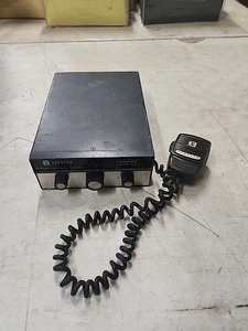 Johnson Messenger 123SJ Vintage Mobile 23 Channel CB Radio with Mic Untested - Picture 1 of 9