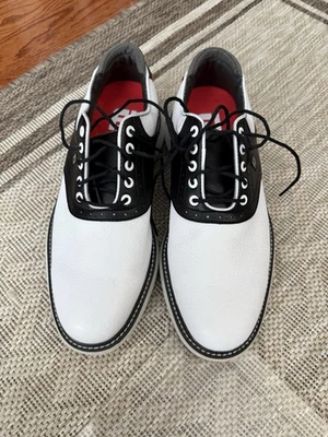 NUEVO Zapatos de Golf FootJoy Traditions Sin Tacos Talla 8.5 Blanco Negro Rojo 57924 Botín Foto 1 de 3