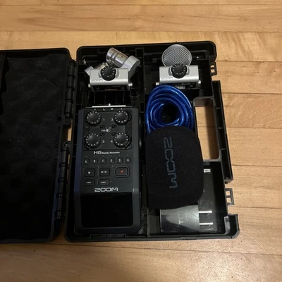 Zoom H6 6-Track Portable Digital Recorder W/case - Image 1 of 4