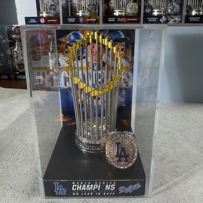 8cm LA Dodgers MLB World Series Championship Trophy Ring with display case - Image 1 of 4