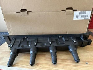 NOS Ignition Coil for Saab 9-3 2000-2003 / Saab 9-5 1999-2009 2.0L 2.3L L4 UF577 - Picture 1 of 3