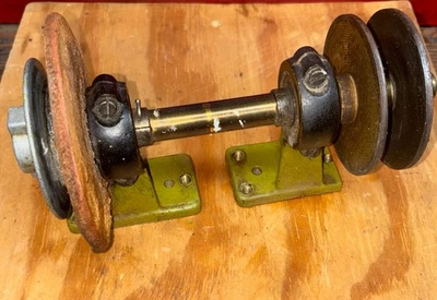 VINTAGE BENCH GRINDER WHEEL BUFFER BELT DRIVEN ARBOR  MADE OF BRASS - Image 1 of 4