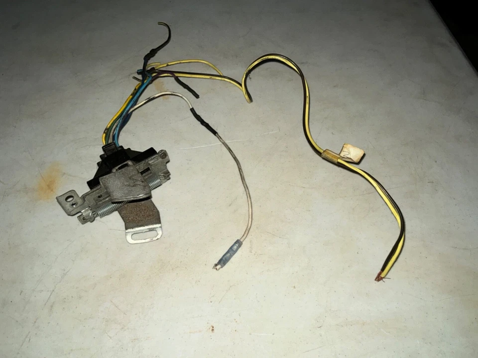 Interruptor de señal de giro Oldsmobile 98 GM 1966 OEM COLUMNA INCLINABLE Y LUCES DE ESQUINA Olds Foto 1 de 4