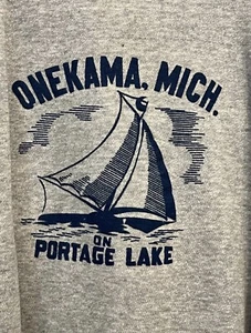 VINTAGE 1950s ONEKAMA MICHIGAN ON PORTAGE LAKE SAILBOAT COTTON SWEATSHIRT - Picture 1 of 3