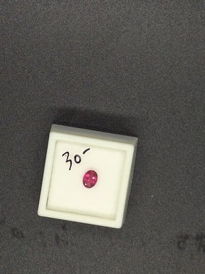 Piedra preciosa suelta de turmalina rubelita ovalada de 1,15 quilates 8 x 6 mm Foto 1 de 3
