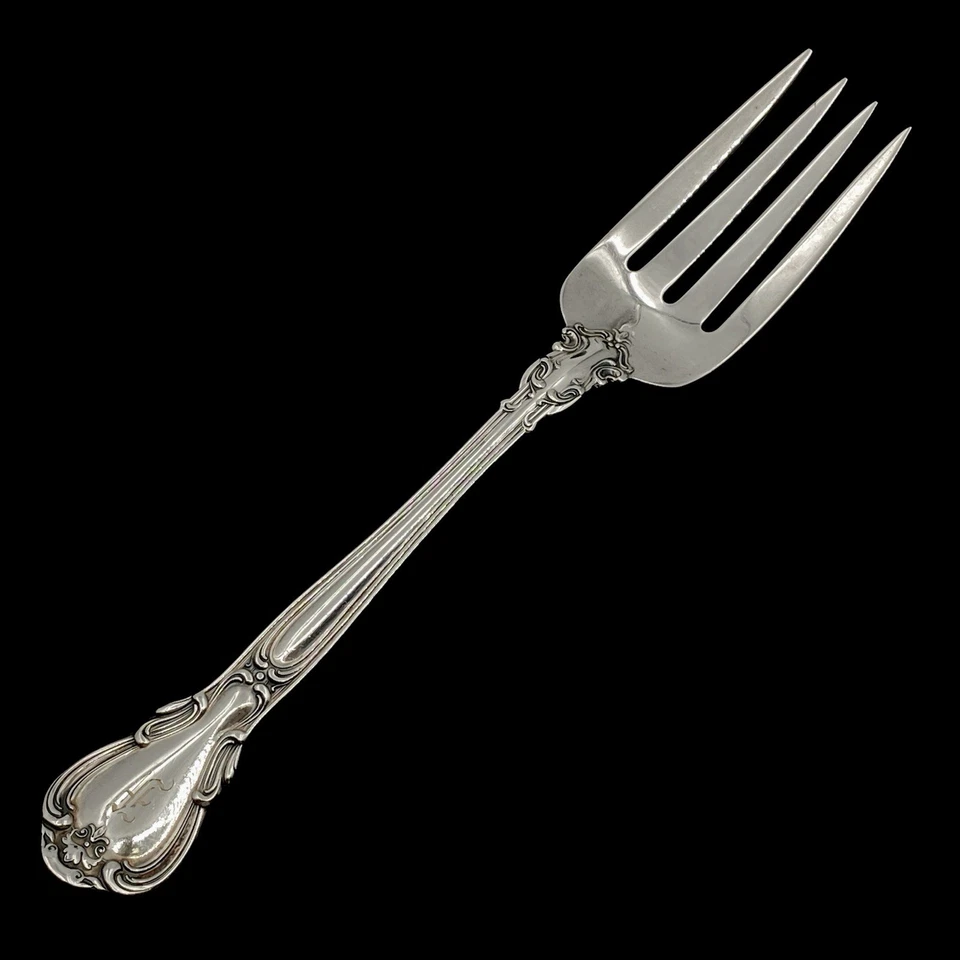 Tenedor sólido para servir Gorham Chantilly de plata de ley 925 de 8-1/2" - mono F Foto 1 de 4