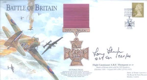 Cubierta BB1 Segunda Guerra Mundial BoB RAF Batalla de Gran Bretaña VC firmada a mano THOMPSON DFC - Imagen 1 de 1