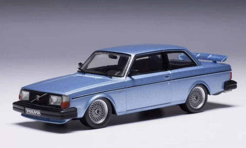 IXOMODELS - VOLVO 240 Turbo custom 1980 Hellblau metallic - 1/43 - IXOCLC550N.22 - Bild 1 von 1