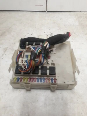 Nissan Sentra Versa 2007-2011 caja de fusibles unidad de control carrocería V PP-T30-M10 ¡FABRICANTE DE EQUIPOS ORIGINALES! $$ Foto 1 de 3